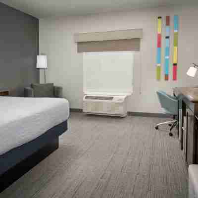 Hampton Inn & Suites Portland/Hillsboro-Evergreen Park Rooms