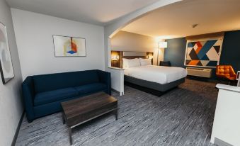 Holiday Inn Express & Suites URBANDALE DES MOINES by IHG