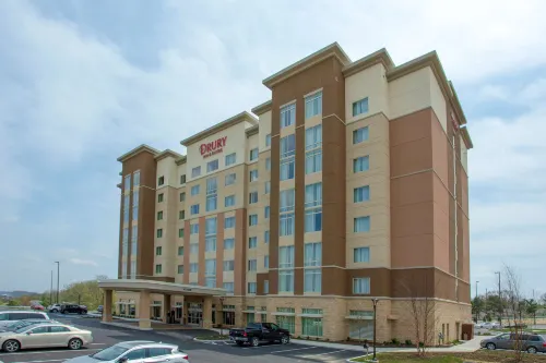 Drury Inn & Suites Pittsburgh Airport Settlers Ridge - Airport Shuttle