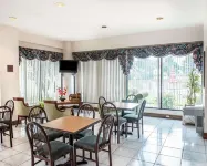 Quality Inn Marianna South - breakfast