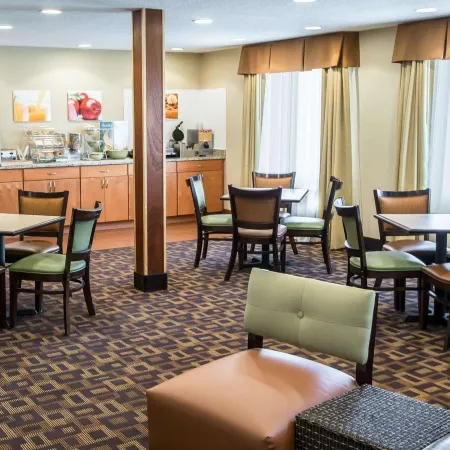 Quality Inn Chesterton Near Indiana Dunes National Park I-94