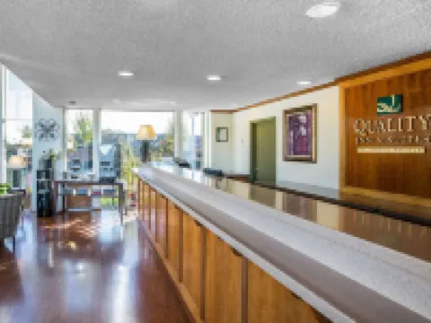 Quality Inn & Suites Cameron Park Shingle Springs Hotels in Cameron Park