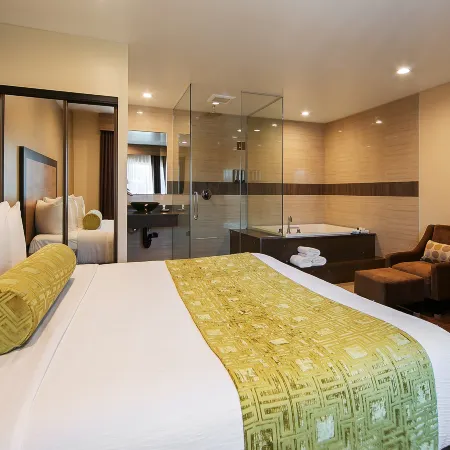 Best Western Plus Glendale Отели рядом с достопримечательностью «Колледж Оксиденталь»