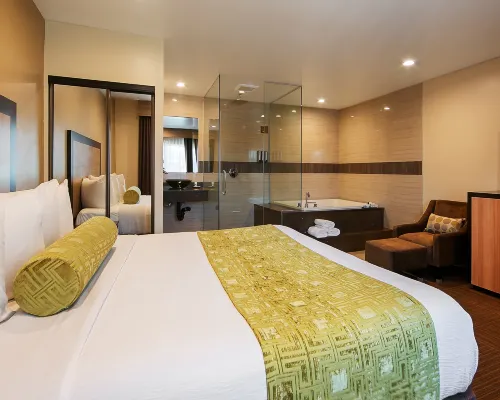 Best Western Plus Glendale Hotel berhampiran Kolej Occidental
