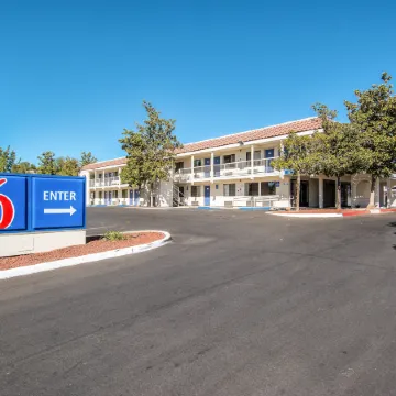 Motel 6 Redding, CA - South