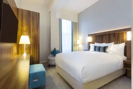 Courtyard by Marriott Edinburgh Отели рядом с достопримечательностью «Университет Эдинбург»