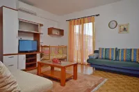 Rooms Ivica Vodice فنادق في Srima