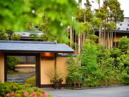 Ryotei Manyou Отели рядом с достопримечательностью «Japan Advanced Institute of Science and Technology»