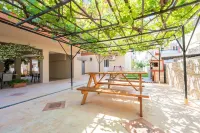 米洛納斯屋酒店