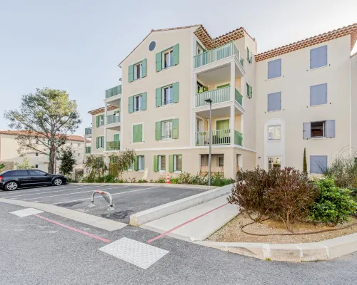 Le Domaine 濱海卡瓦萊爾酒店