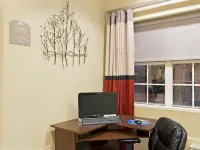 Microtel Inn & Suites by Wyndham Bushnell