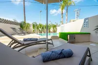 Pathos SeaSide Suites - Haustierfreundliche