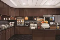 Country Inn & Suites by Radisson, Schaumburg, IL - Aamiainen