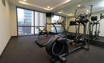 City Express Plus by Marriott Monterrey Galerias - Housity