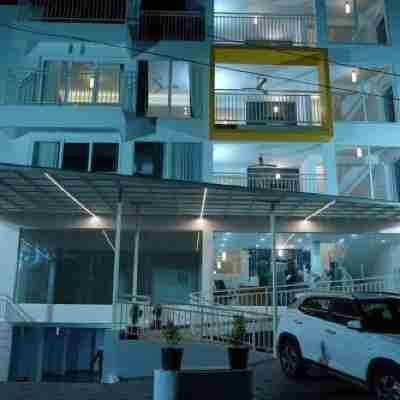 The White Orchid Luxury Service Apartments Hotel Exterior