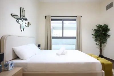 Elite Lux Holiday Homes - Spacious 1 Br Near Metro Station in Al Furjan, Dubai Hotels in Discovery Gardens