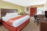 Days Inn & Suites by Wyndham Madison Heights MI Hotels in Royal Oak