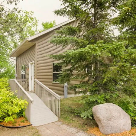 Lakefront Wisconsin Cabin: Dock, Walk to Beach!