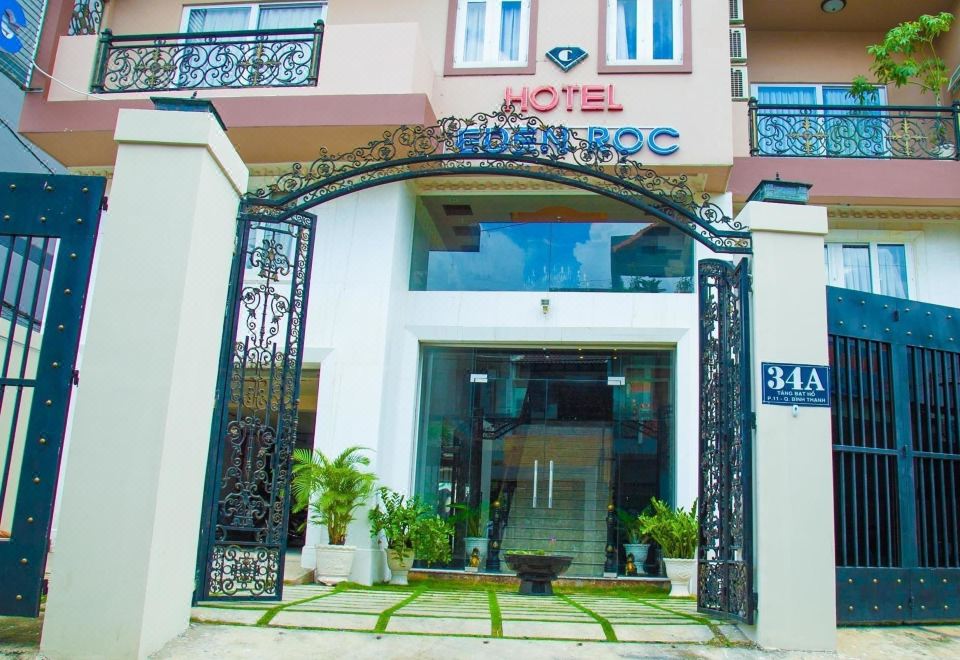 Edenroc Hotel - Housity
