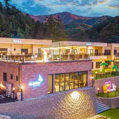 더알라딘 키즈풀빌라 Hotel Exterior
