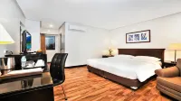 Court Meridian Hotel & Suites - breakfast