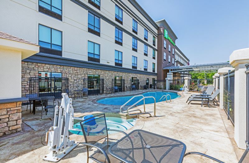 Holiday Inn & Suites Stillwater - University West by IHG photo 3