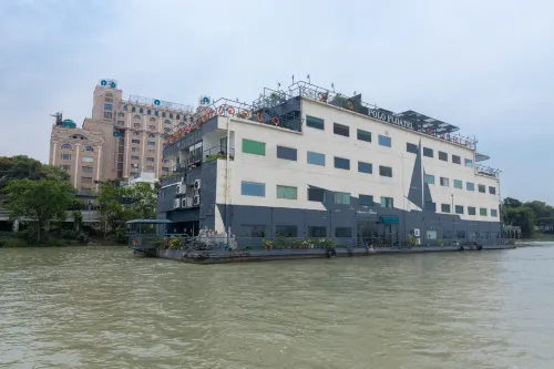 Polo Floatel Kolkata Hotels in Howrah