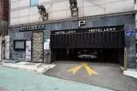 Guri Lexy Hotel - parking
