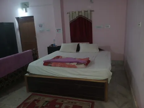 Yes R Guest House Hotels near Rajarani Temple