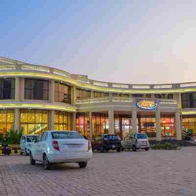 Hotel Highway Hari Hotel Exterior