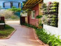Shanu's Seaside Inn - A Family-Run Guesthouse Just 100 Metres from Candolim Beach
