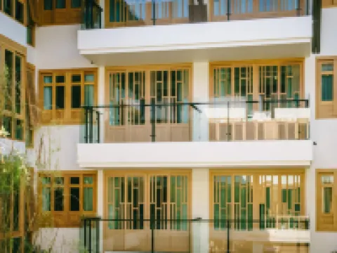 มูนดราก้อนโฮเทล