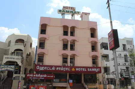 Hotel Samrat Отели в г. Мадурай