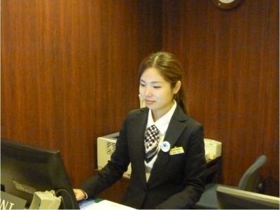 フロントデスク スマイルホテルなんばの写真