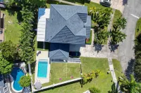Miami Getaway Heated Pool House & Pool Table Villa