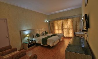 The Monarch Hotel - Housity