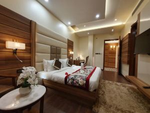 Hotel Makhan Residency