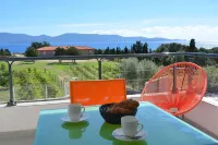 Les Terrasses du Grand Large Hotels in Coti-Chiavari