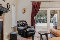 House w Hot Tub - Wifi - Fireplace - Pets Ok