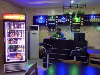 MT DELUXE HOTEL ASABA - bar