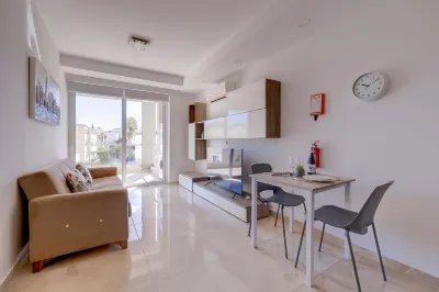 Cosy 1Br Apartment in Central St Julian's
