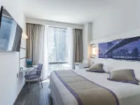 Riu Plaza New York Times Square Hotels near Columbus Circle