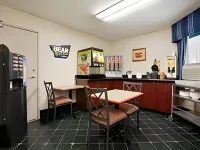 Hotel Vinea, a Travelodge by Wyndham Hotels in Geyserville
