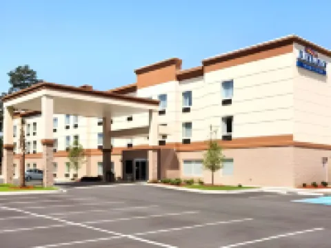 ベイモント バイ ウィンダム サバンナ サウス サバンナのホテル