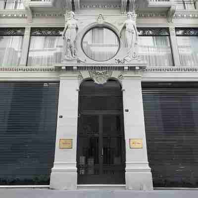Palace Suite Hotel Exterior