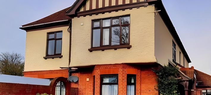 Toothbrush Rooms at Lattice Lodge - Guest Kitchen & EV Recharging Hotels in Ipswich