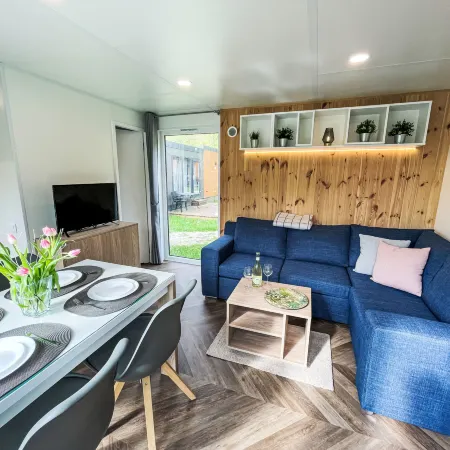 Tiny Haus Altmühlblick Отели в г. Риденбург