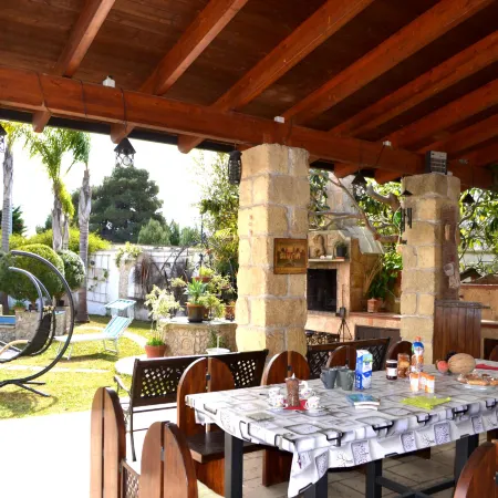Hikari Villa with Equipped Garden and Parking Space in the San Foca Area