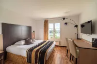 Brit Hôtel Confort - la Tour Blanche - Beach