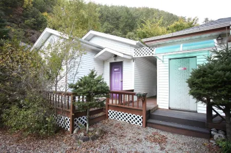 Hongcheon Lime Valley Pension Отели в г. Хончхон
